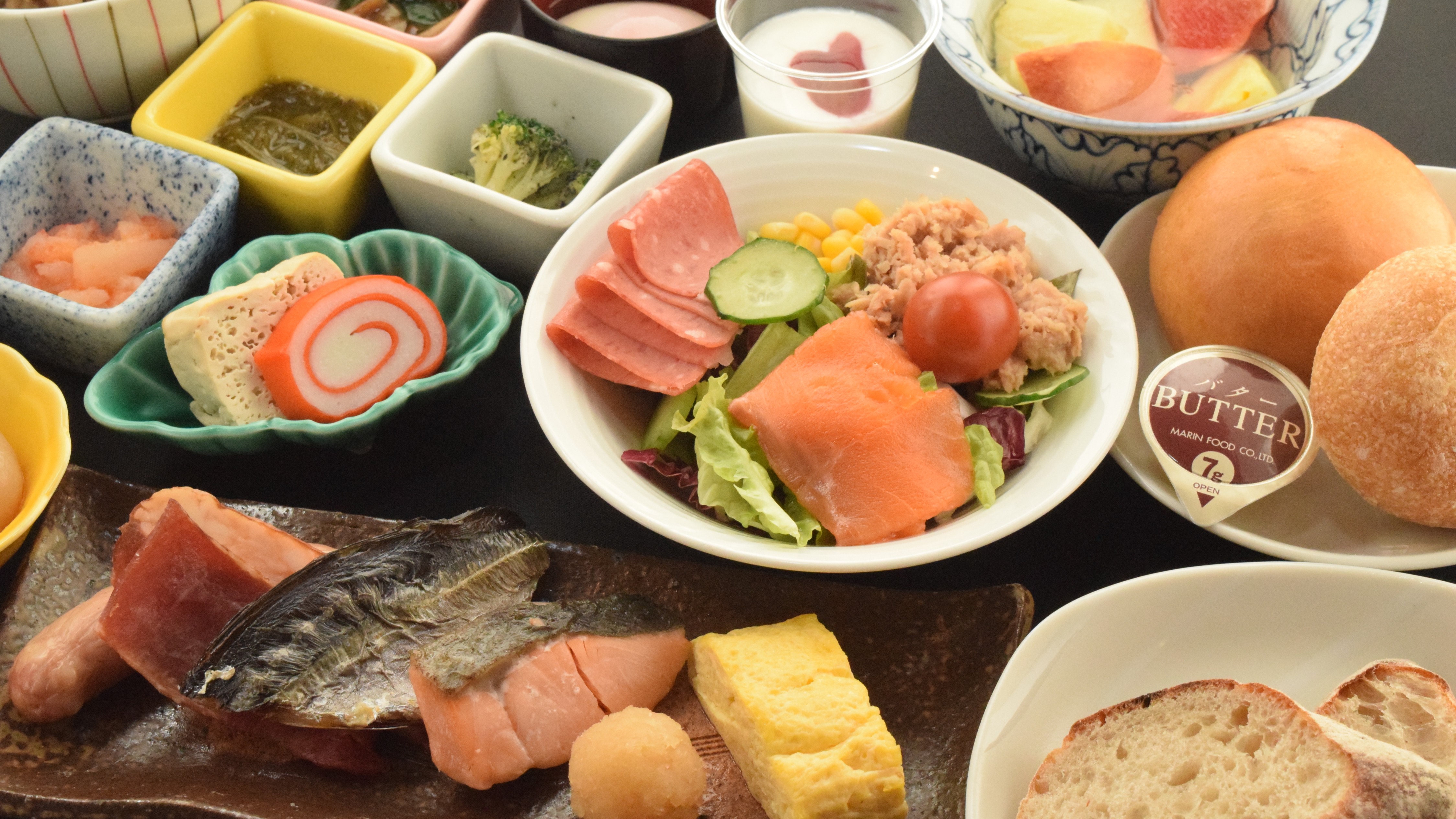 朝食：和洋バイキング