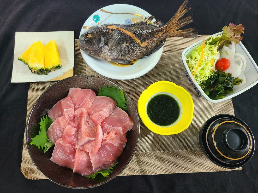 本マグロ又車えび　まさみや定食（会席料理じゃないよ）A〜D1個選んでくださいプラン2名〜４名１室