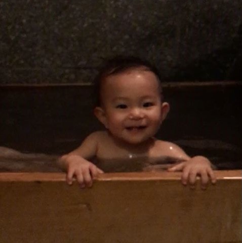 赤ちゃん・二乃湯入浴2