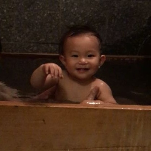 赤ちゃん・二乃湯入浴