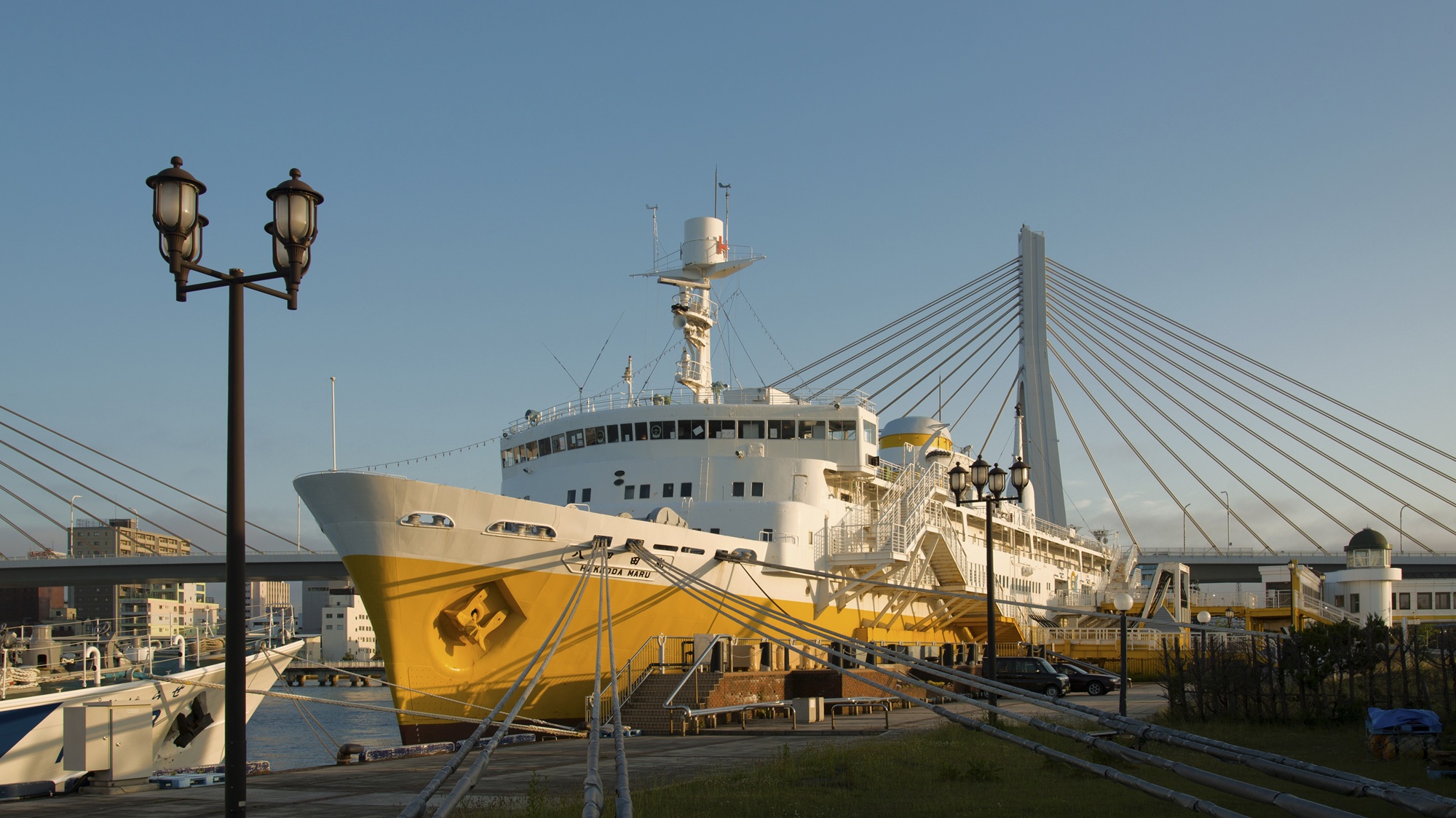 【近隣観光】「青函連絡船 メモリアルシップ八甲田丸」ホテルより徒歩約10分