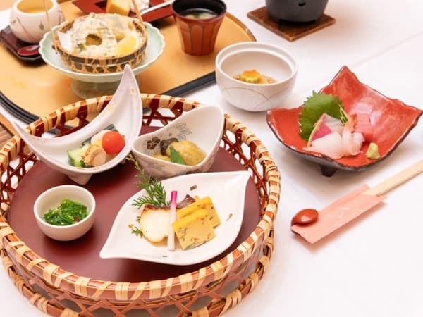 【飲み放題スタンダード】全19種アルコール飲み放題！当日注文より10％OFF【朝膳+夕会席付き】