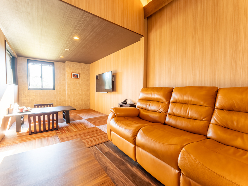  ［和モダンJrスイート和洋室］55㎡　半露天風呂《ロフト付》1階