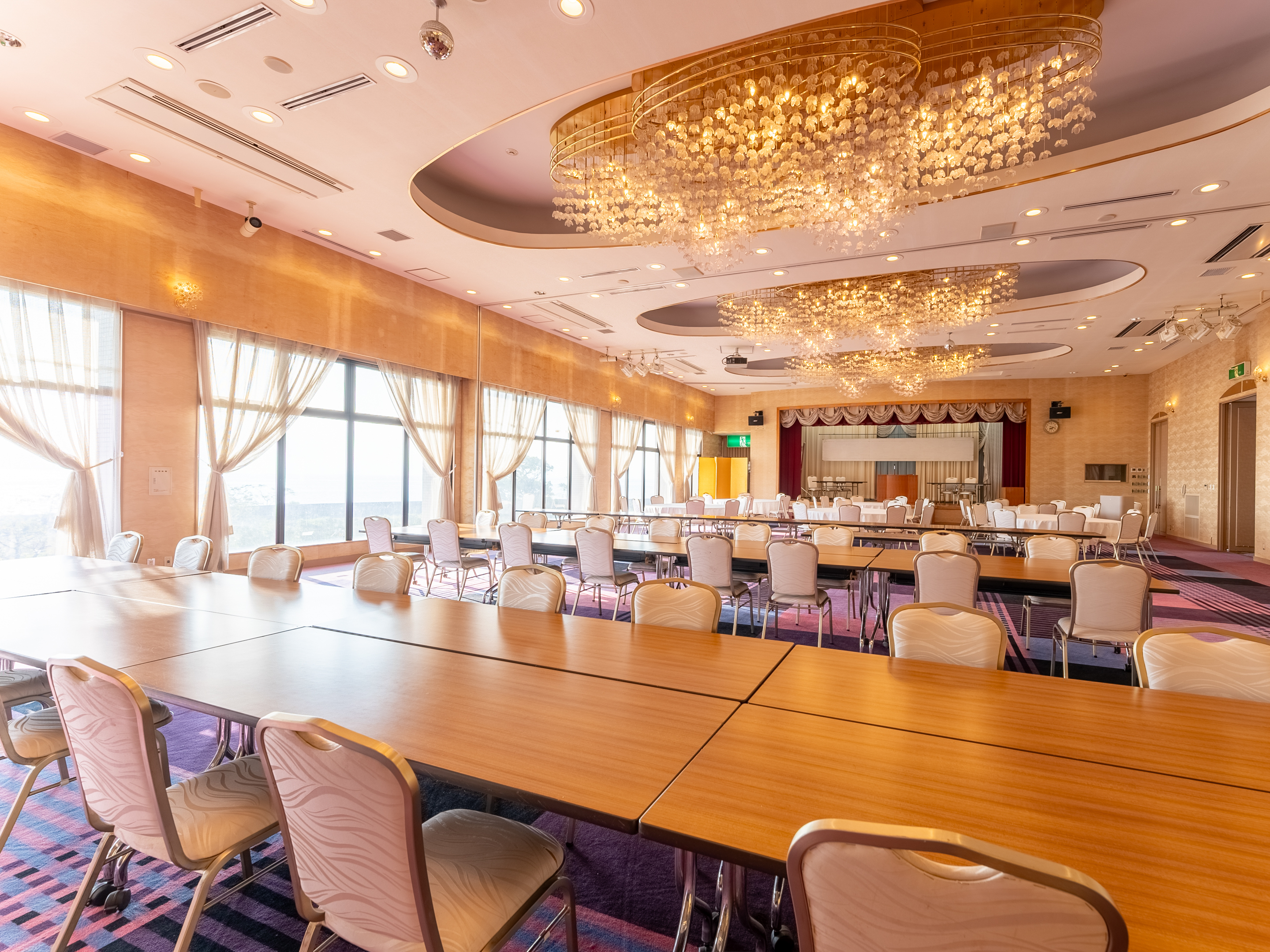 ［多目的ホール］