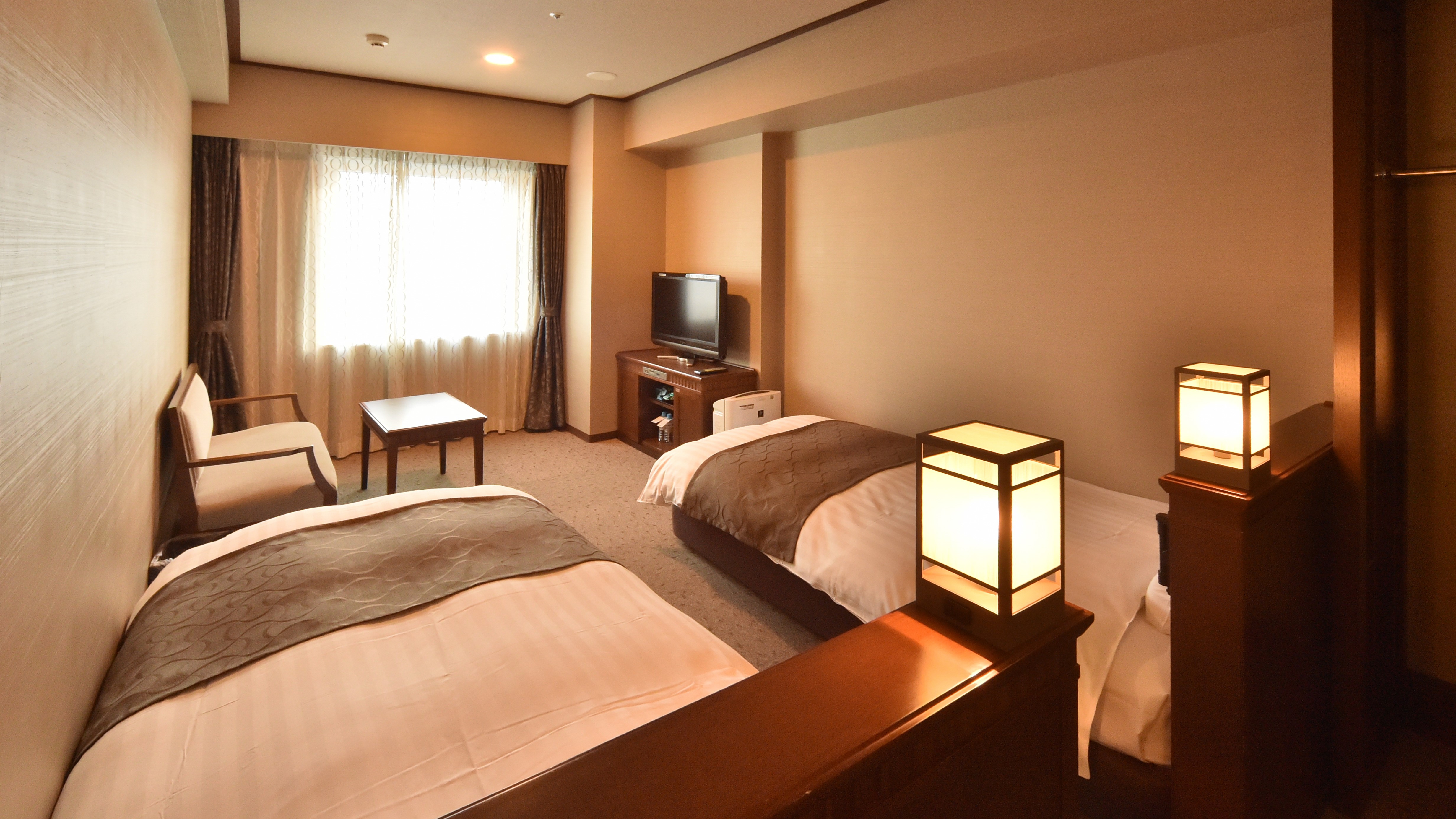 【ツインルーム】ベッドサイズ100&times;200㎝（2台）、約21㎡