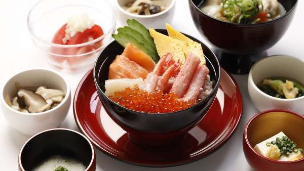 【ご朝食】ご当地メニュー（豪快海鮮丼）※一例