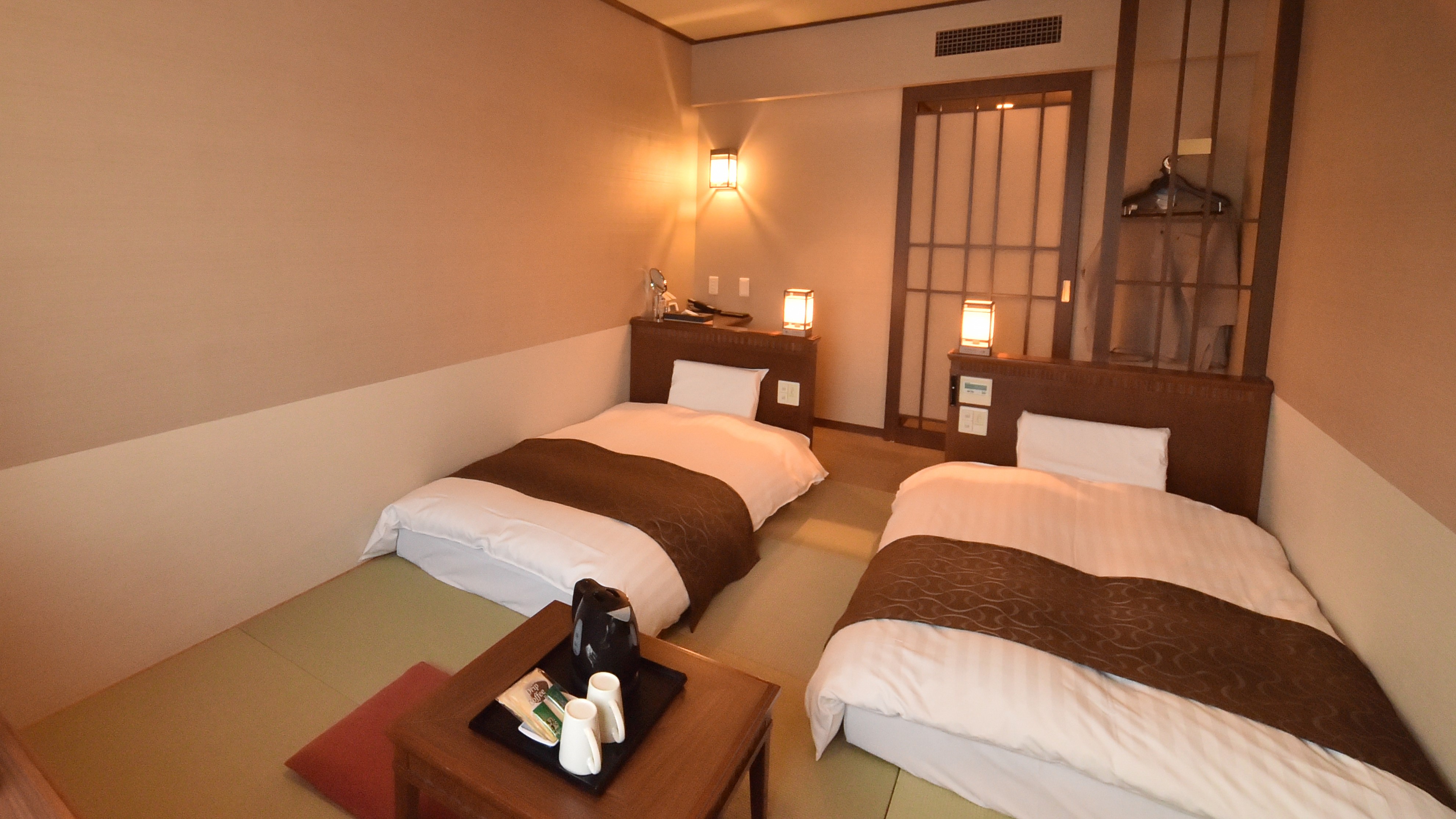 【和風ツインルーム】ベッドサイズ100&times;200㎝（2台）、約21㎡