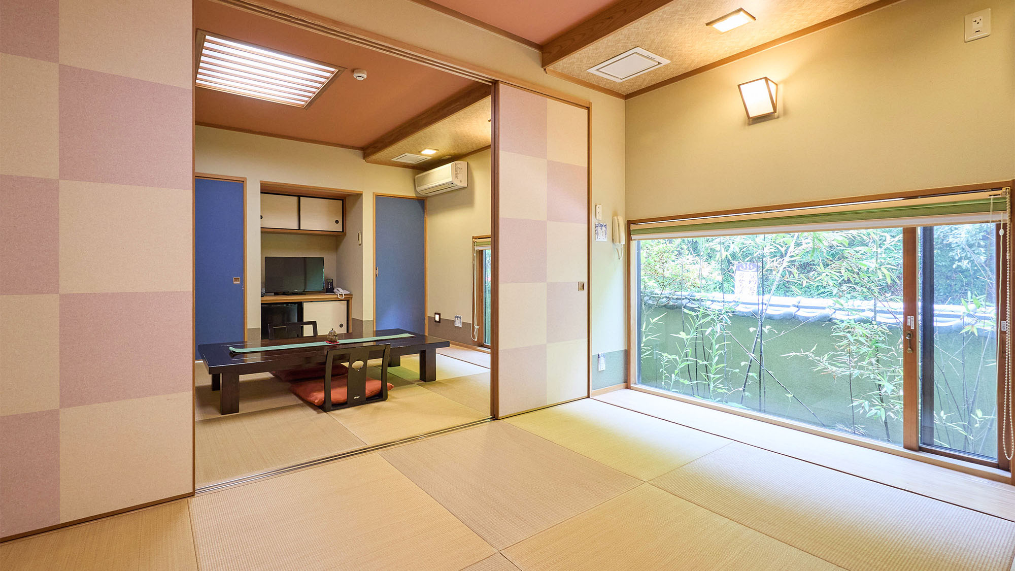 ・【離れ おくちどり】二間続きの広いお部屋。6名様までご宿泊いただけます