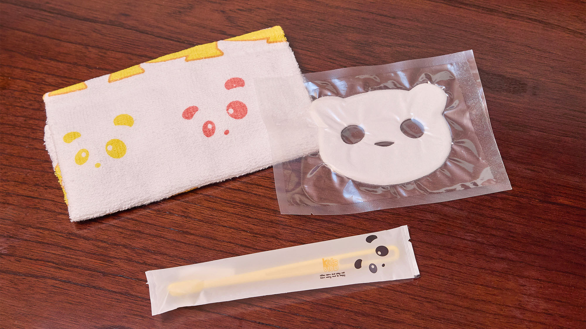 ・【アメニティ】お子様にはワクワクするパンダ柄のアメニティをご用意しています