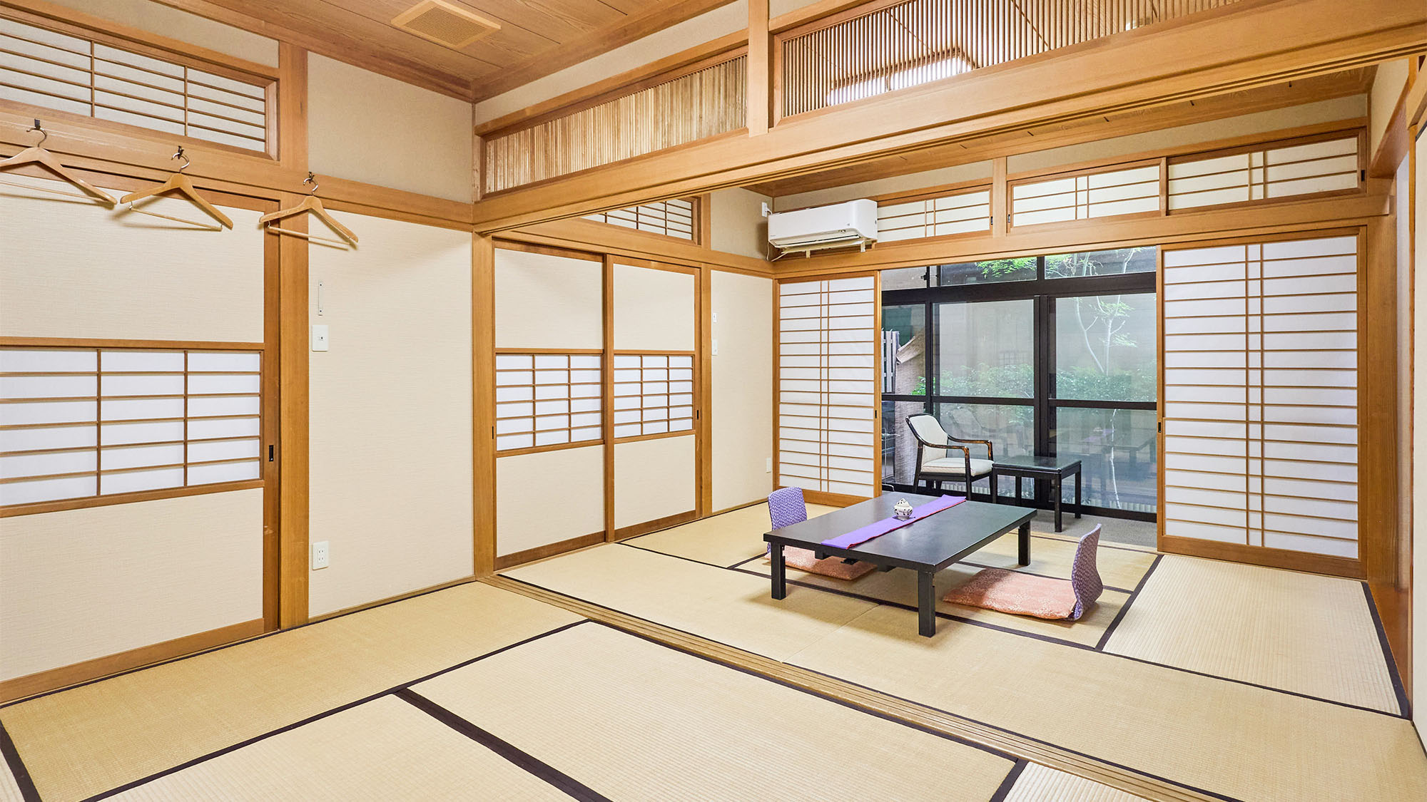 ・【つつじ】二間続きの広いお部屋。6名様までご宿泊いただけます