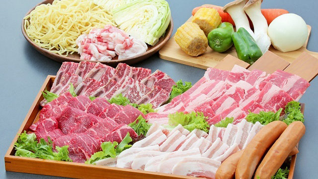 【キャンプ場・日帰り昼食】手ぶらでバーベキュー「スタンダードセット」　1人前のお肉が約300g