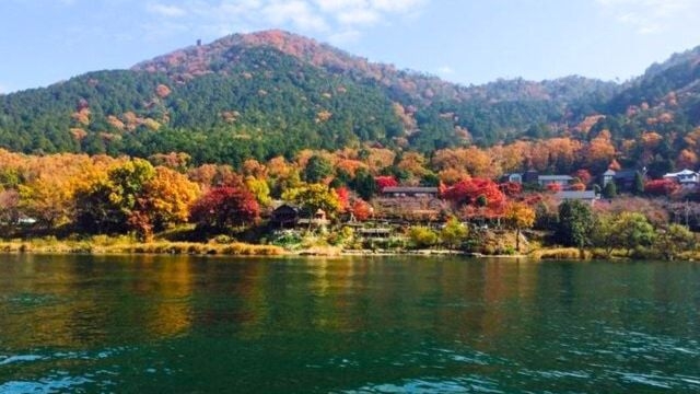 日帰り体験＆昼食＆温泉　紅葉狩りクルージングと沖島さんぽ（紅葉弁当付）【10：00休暇村出発便】