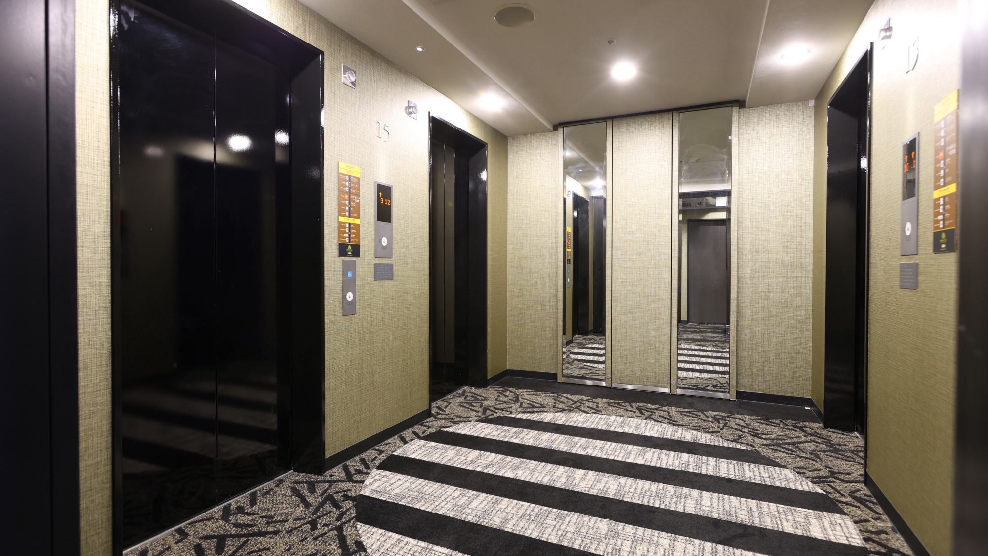 エレベーターホール