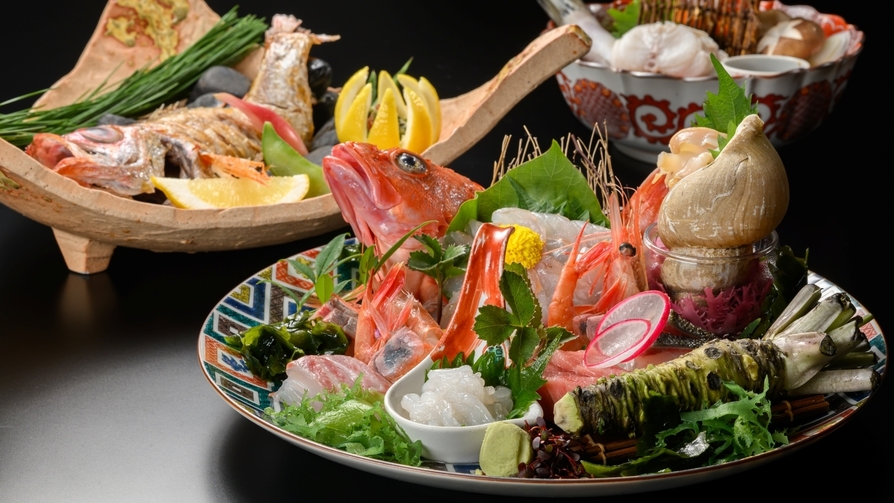 【料理長厳選】北陸三昧じわもん会席〜のどぐろ姿焼1匹×能登牛×白海老◆北陸三県の山海の吟味食材を堪能
