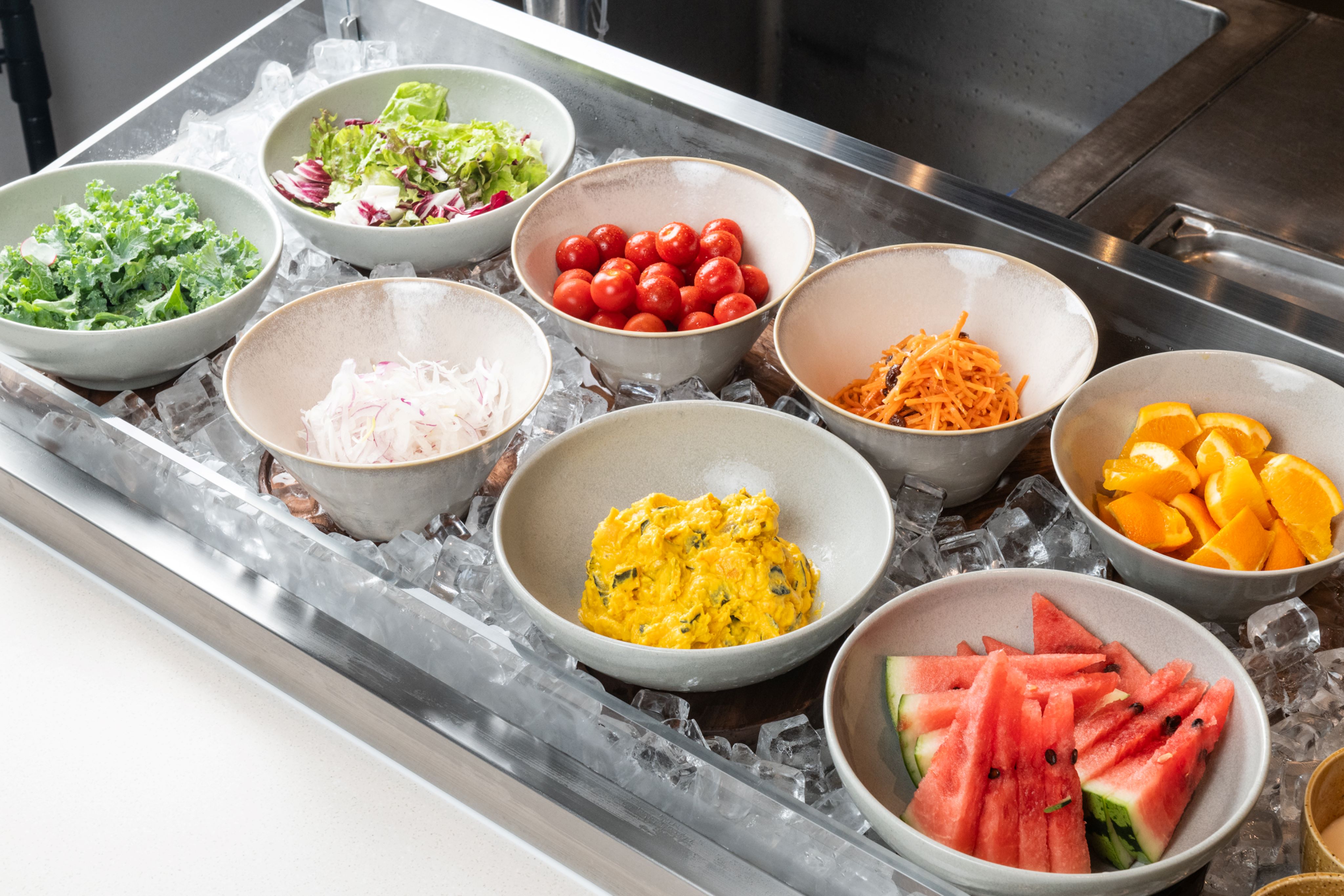 サラダコーナー