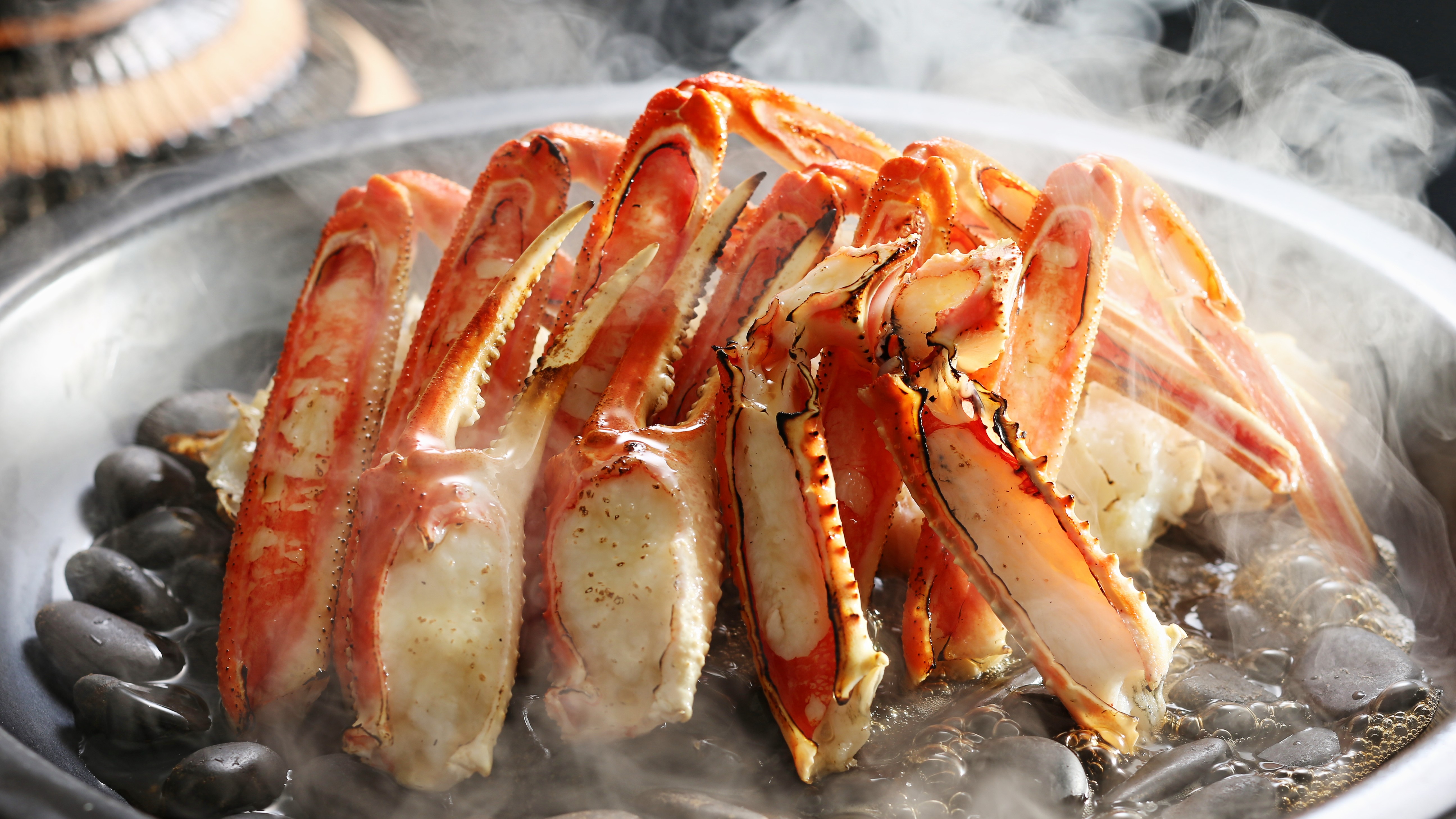 やわらかく仕上げた焼きガニの、上品な味わい。