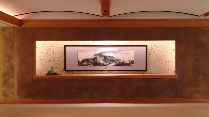 【ロビー】水墨障壁画などで知られる王子江(おうすこう)さんによる「天橋立紀遊図」を展示