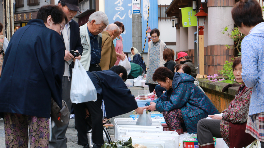 【期間限定】山形の地酒！お土産付☆レトロな湯治場で温泉三昧！朝市や湯めぐりを楽しもう