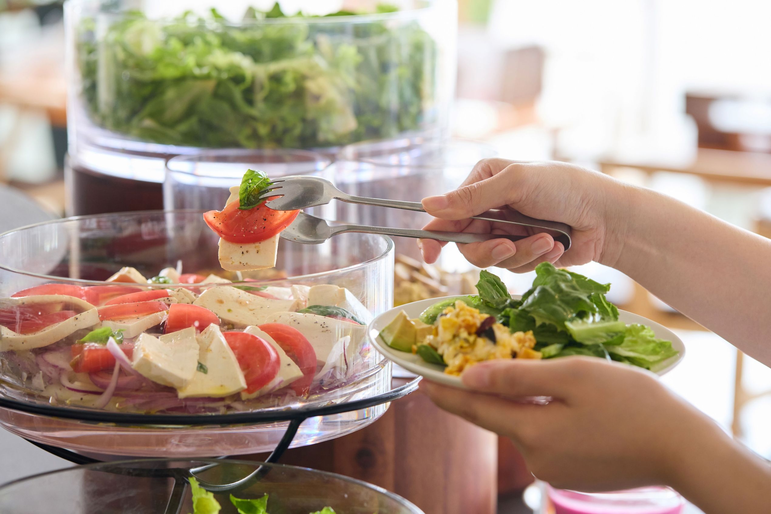 【スタンダード】那覇空港１１分の好立地！沖縄産グリルミートなど朝から嬉しい肉料理充実の朝食付プラン