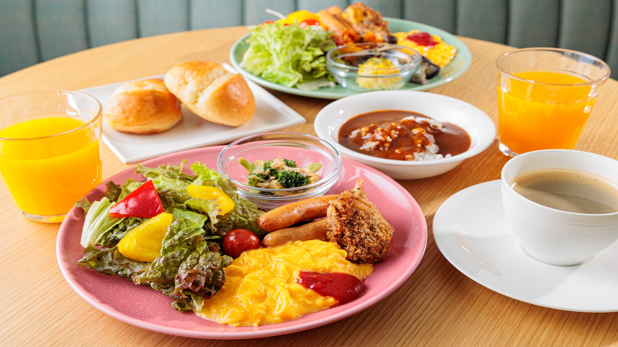 素敵な朝のスタートを彩り豊かな朝食とともに