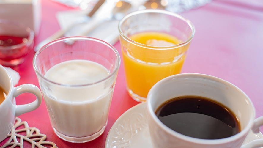朝食はフリードリンク♪会津の牛乳は格別に美味しいですよ！