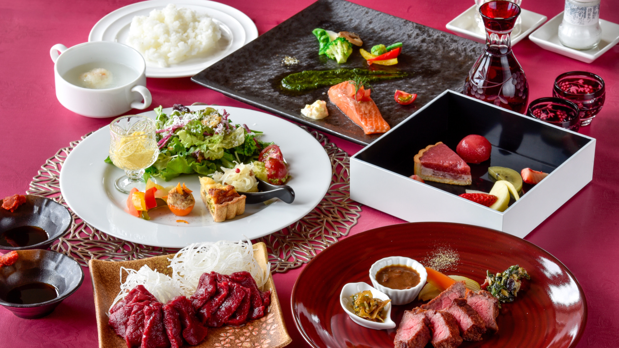 馬刺し＆地酒プラン一例。