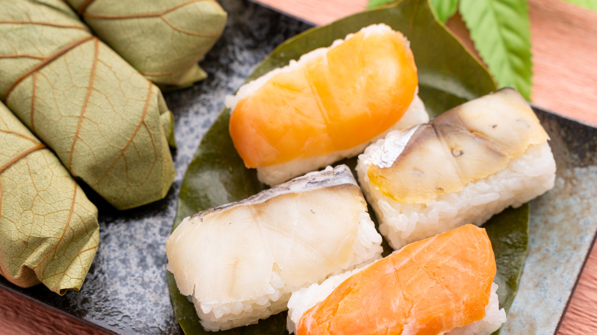 奈良名物・柿の葉寿司をぜひ堪能ください！