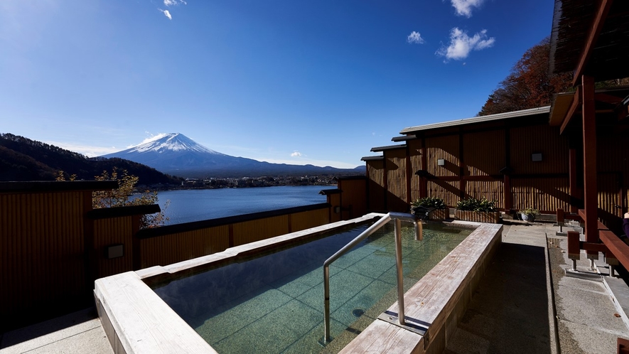 富士山と河口湖を目の前に望む 「富士見の湯」