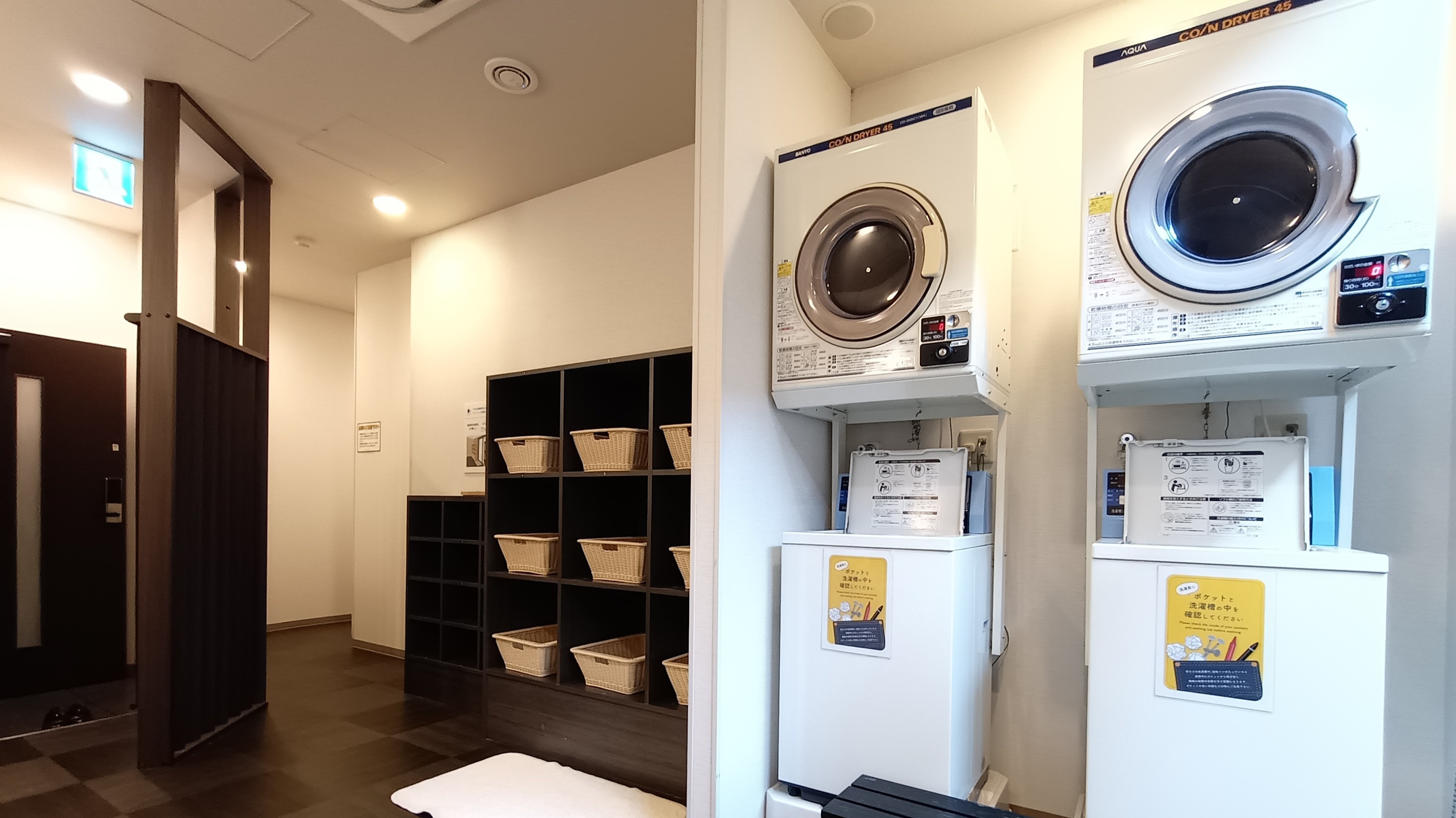 本館◆男性大浴場◆脱衣所内