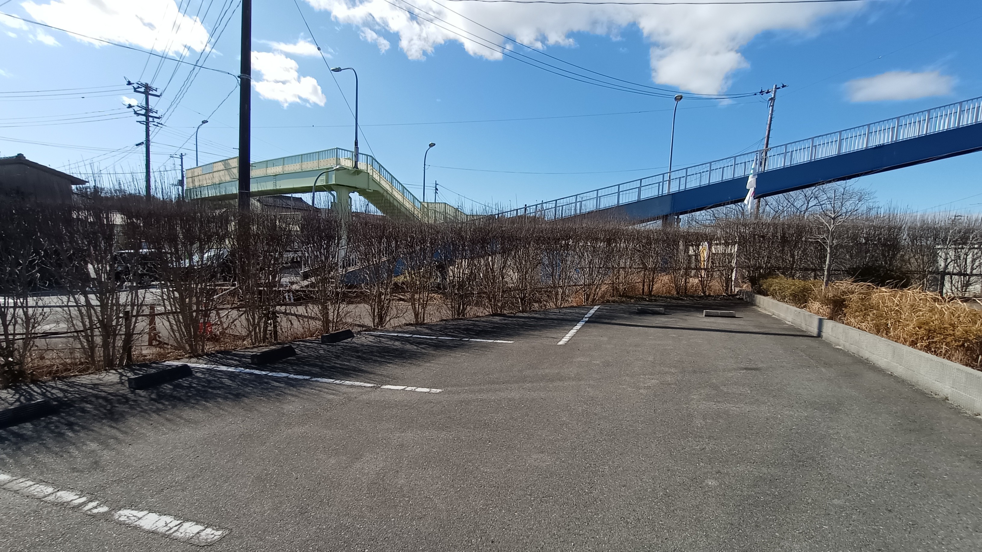 【中型車専用駐車場】※要予約