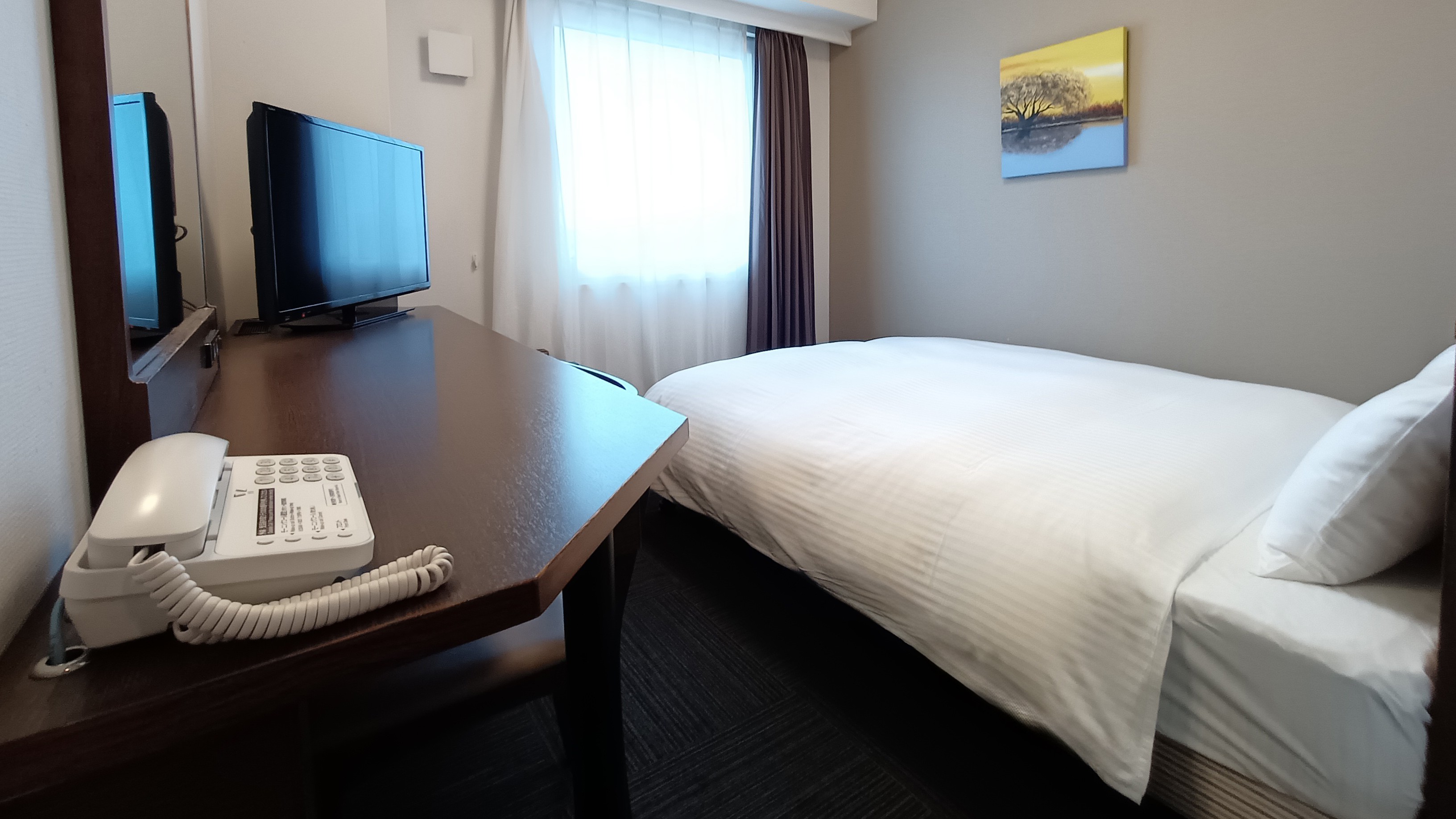 □本館禁煙セミダブルルーム□