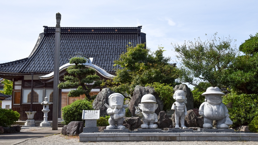 *【光禅寺】当館より徒歩5分。寺院内では藤子不二雄キャラたちがお出迎え