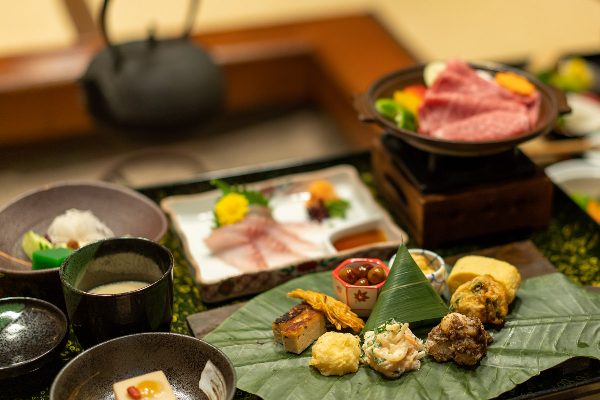 囲炉裏端のお食事会場