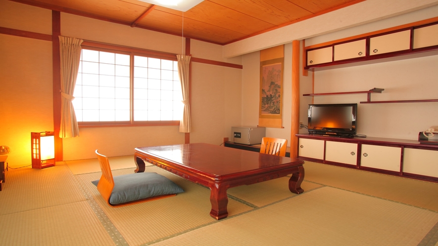 【和室１０畳】ほどよい広さが心地よい、純和風のお部屋です。(一例)