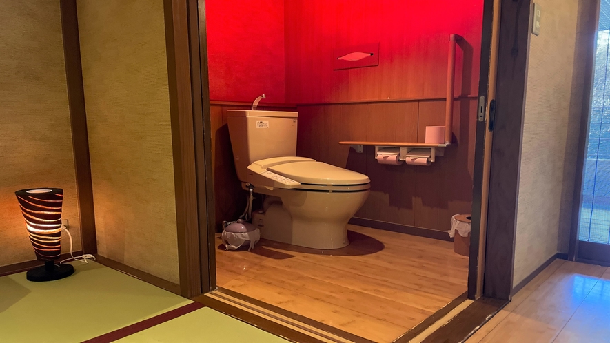 露天風呂付き客室「紅」トイレ