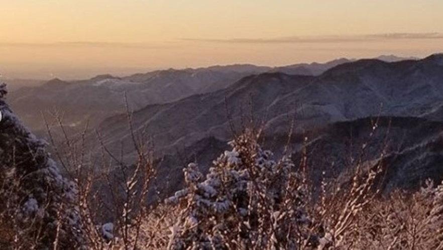 ＊冬の南山荘／空気が澄んでいるからこそ美しい景色を見ることができます。