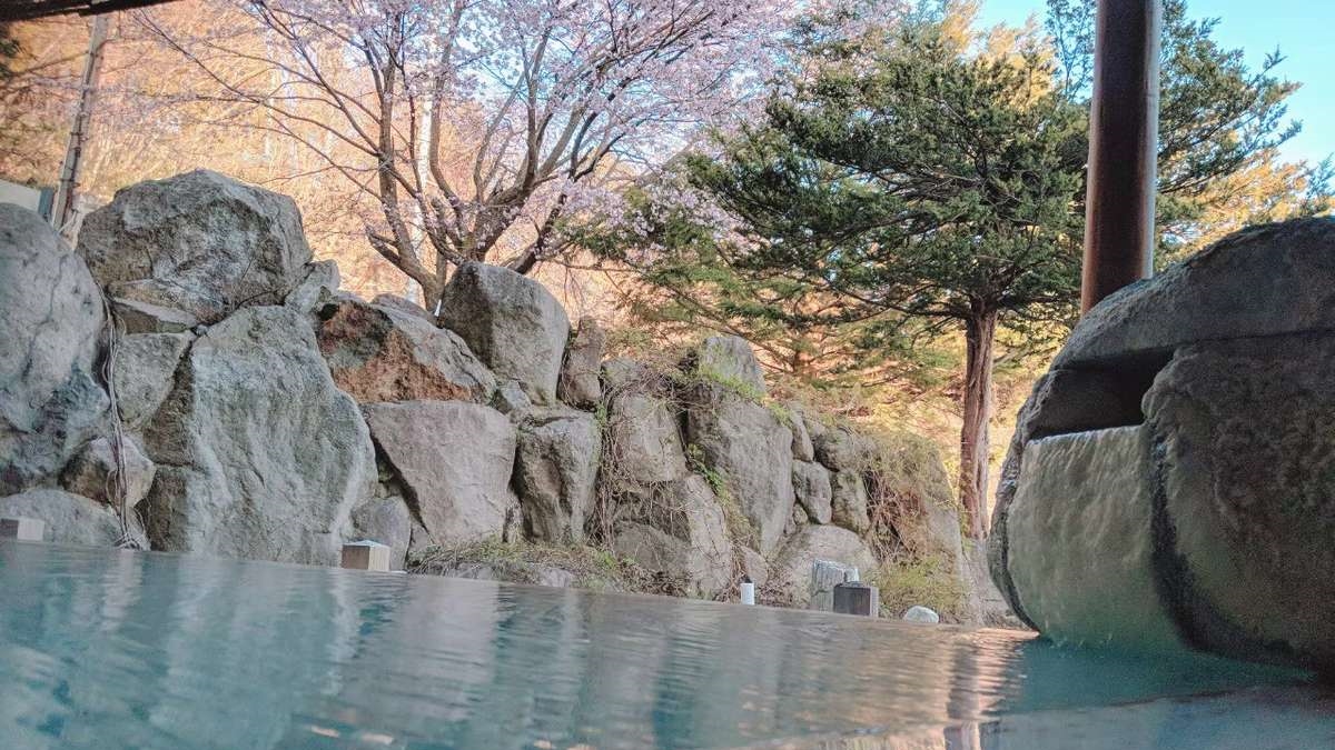 春の露天風呂