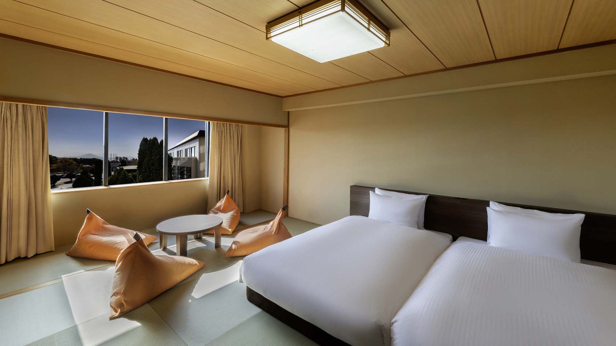 和モダンファミリールーム