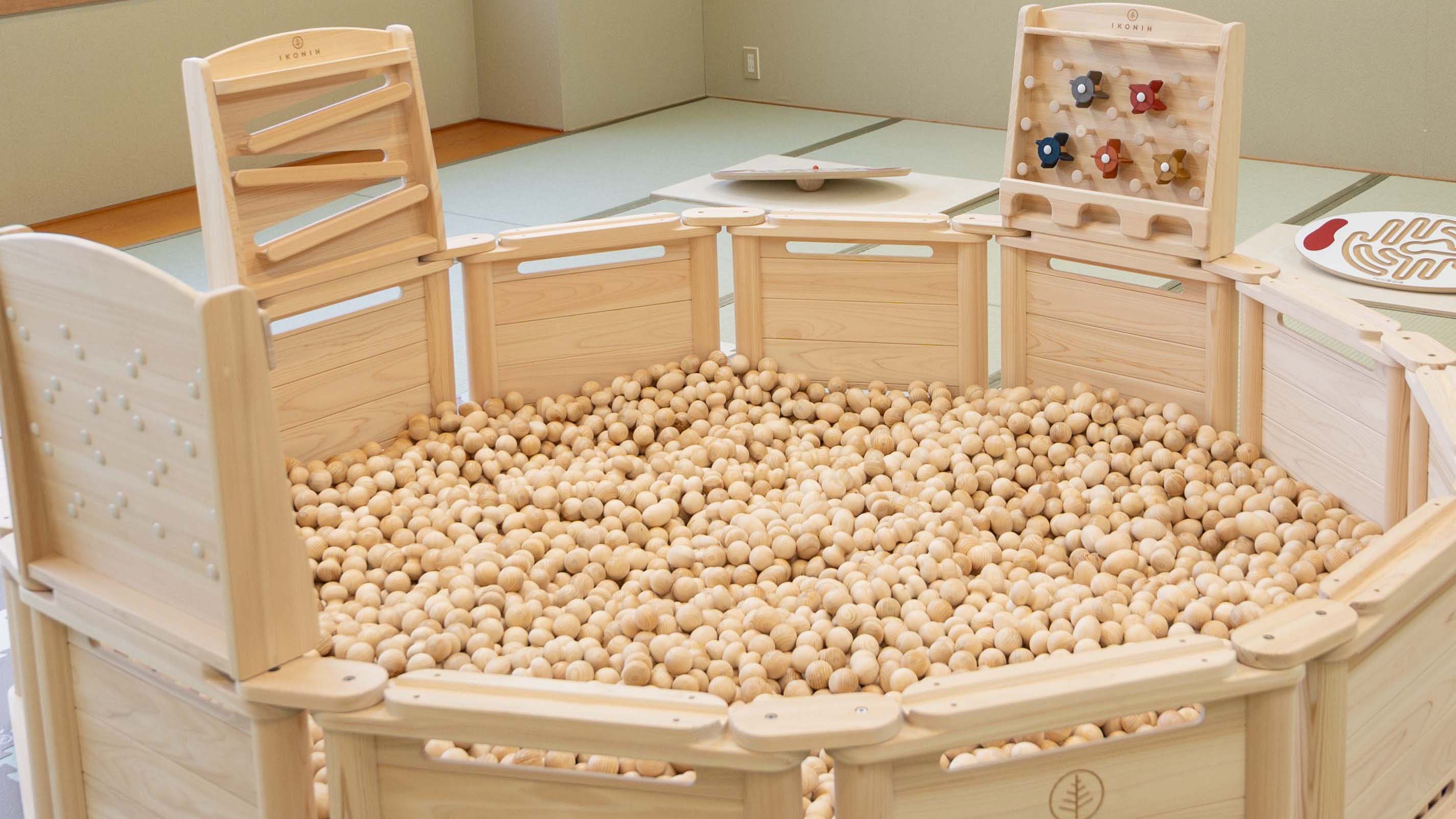 【ボールプール】新たに木の香りが優しいボールプールが登場！