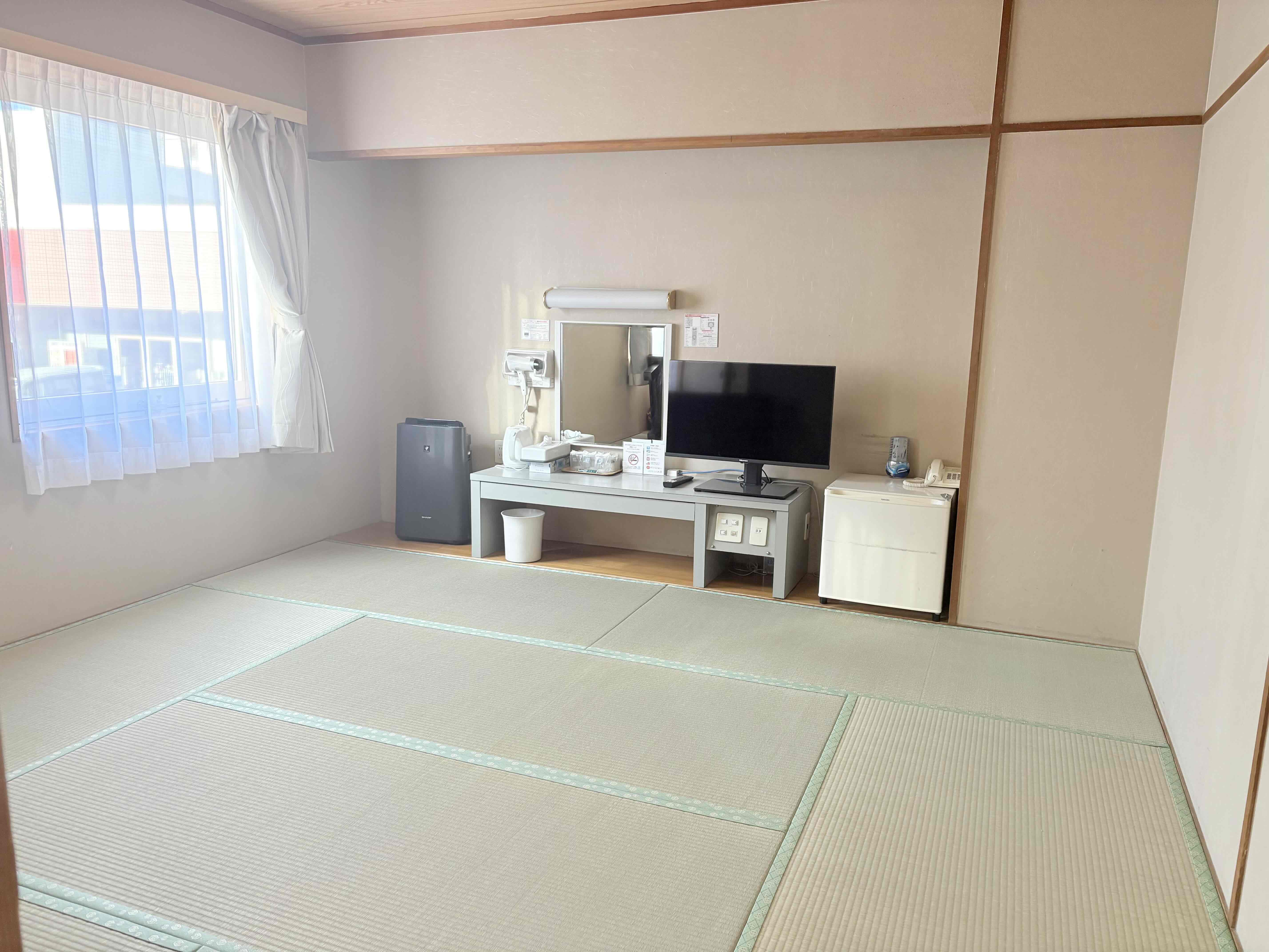 禁煙　和室２　畳８畳のお部屋です