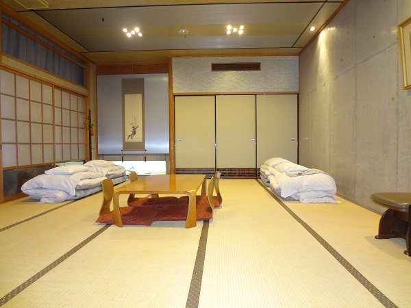 Japanese-style room 15 tatami mats