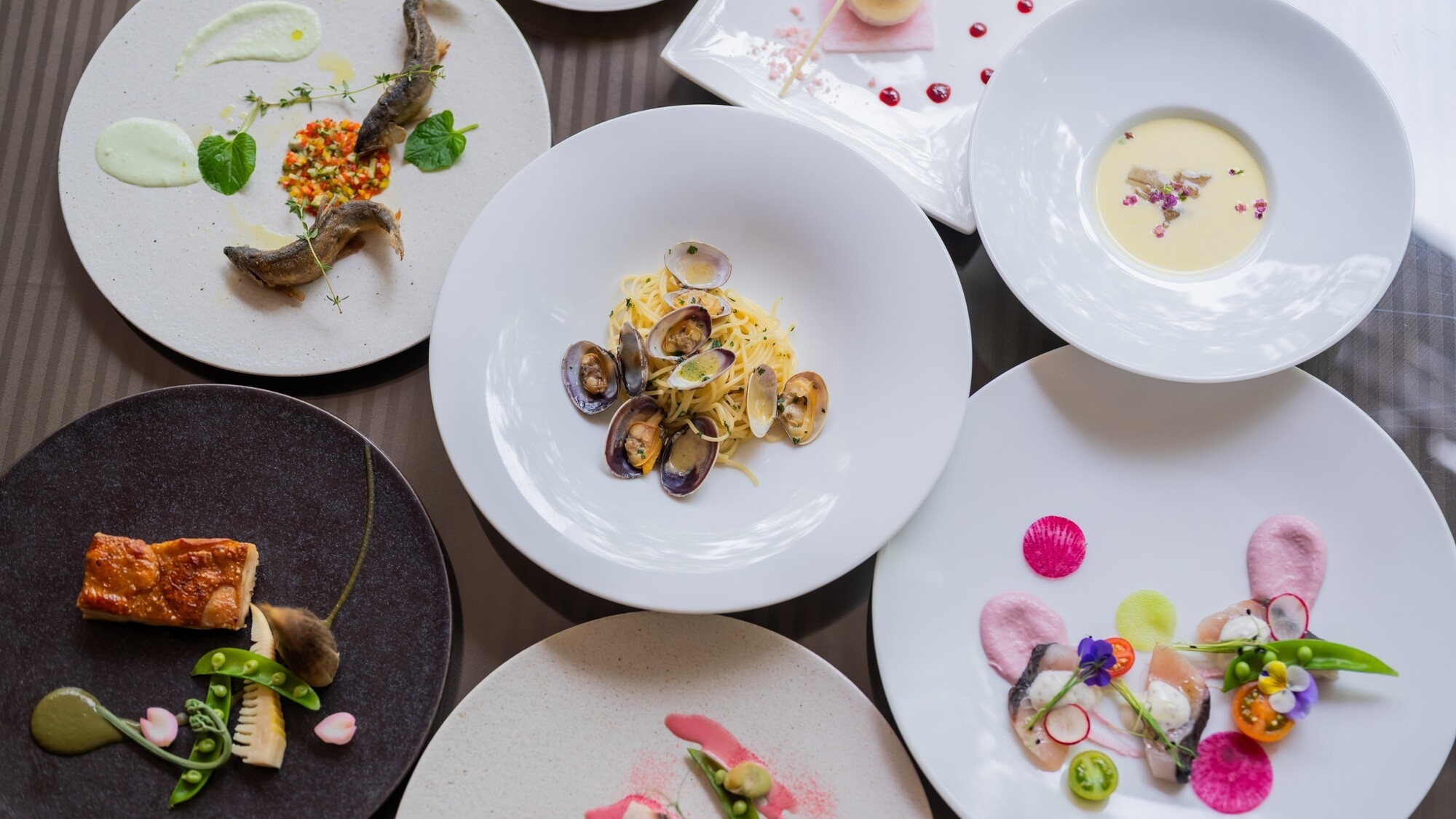 【２連泊以上専用】お得な特典付き＜全室ジャグジー＆サウナ付きメゾネット＞朝食付プラン