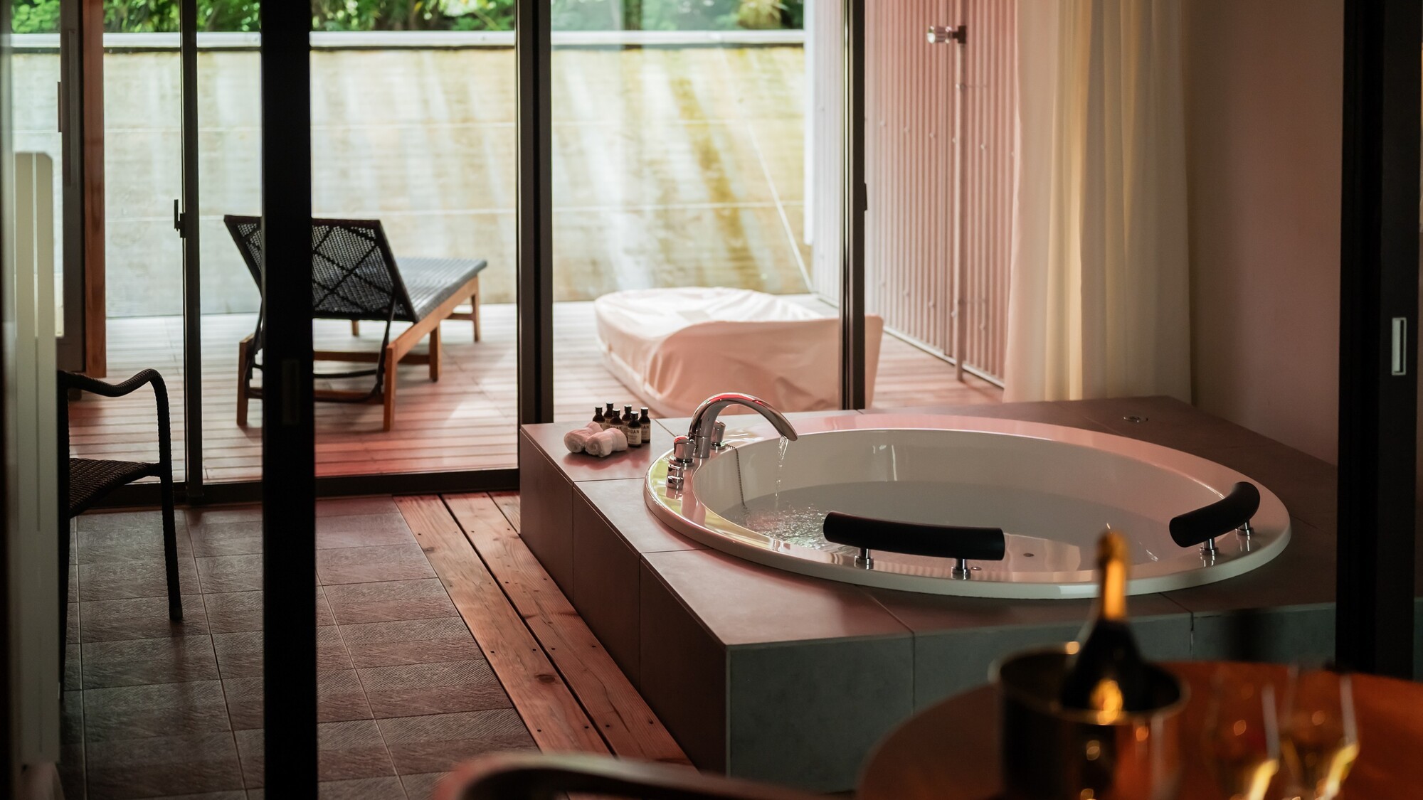 別館ツイン1Fジャグジー