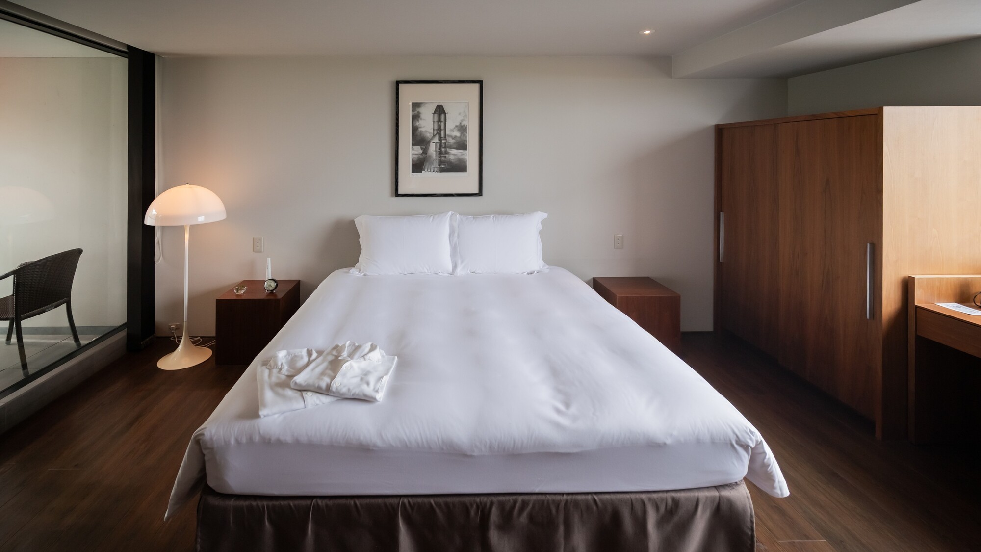 別館ダブル2F寝室