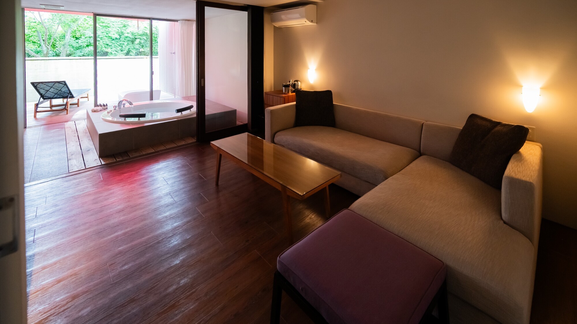 別館ダブル1Fリビング