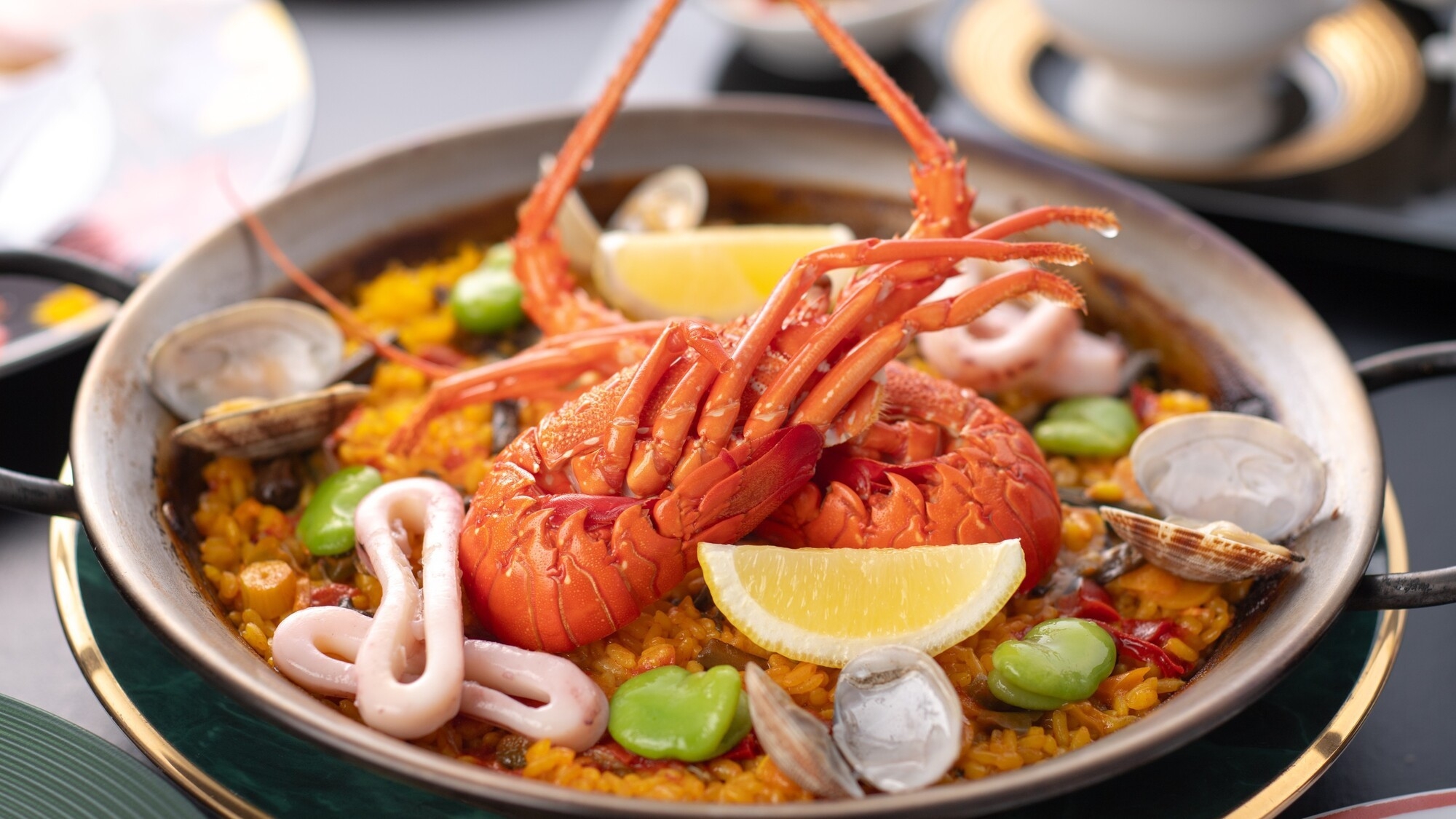 【スーペリアルーム】伊勢海老×鮑 海の幸贅沢プラン（スペイン料理）