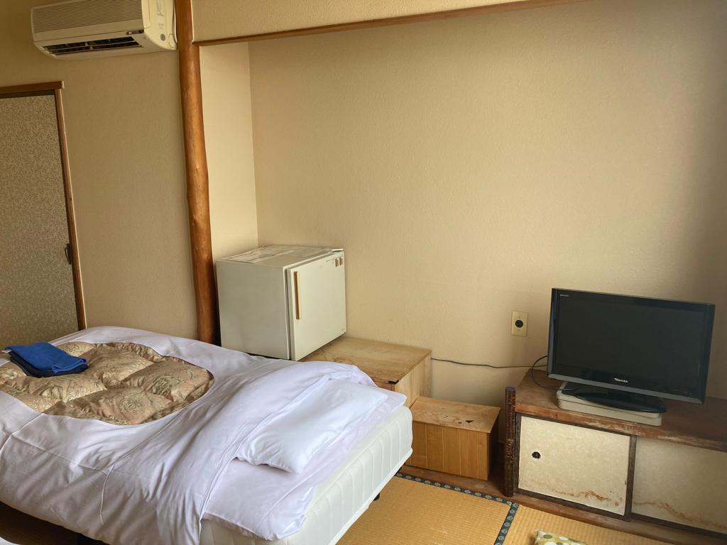 【喫煙】シングルベッド和室（バス共用）