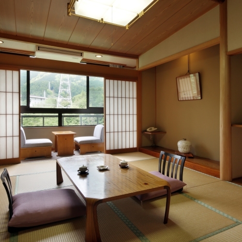 Kamar bergaya Jepang 12 tikar tatami di sepanjang lembah