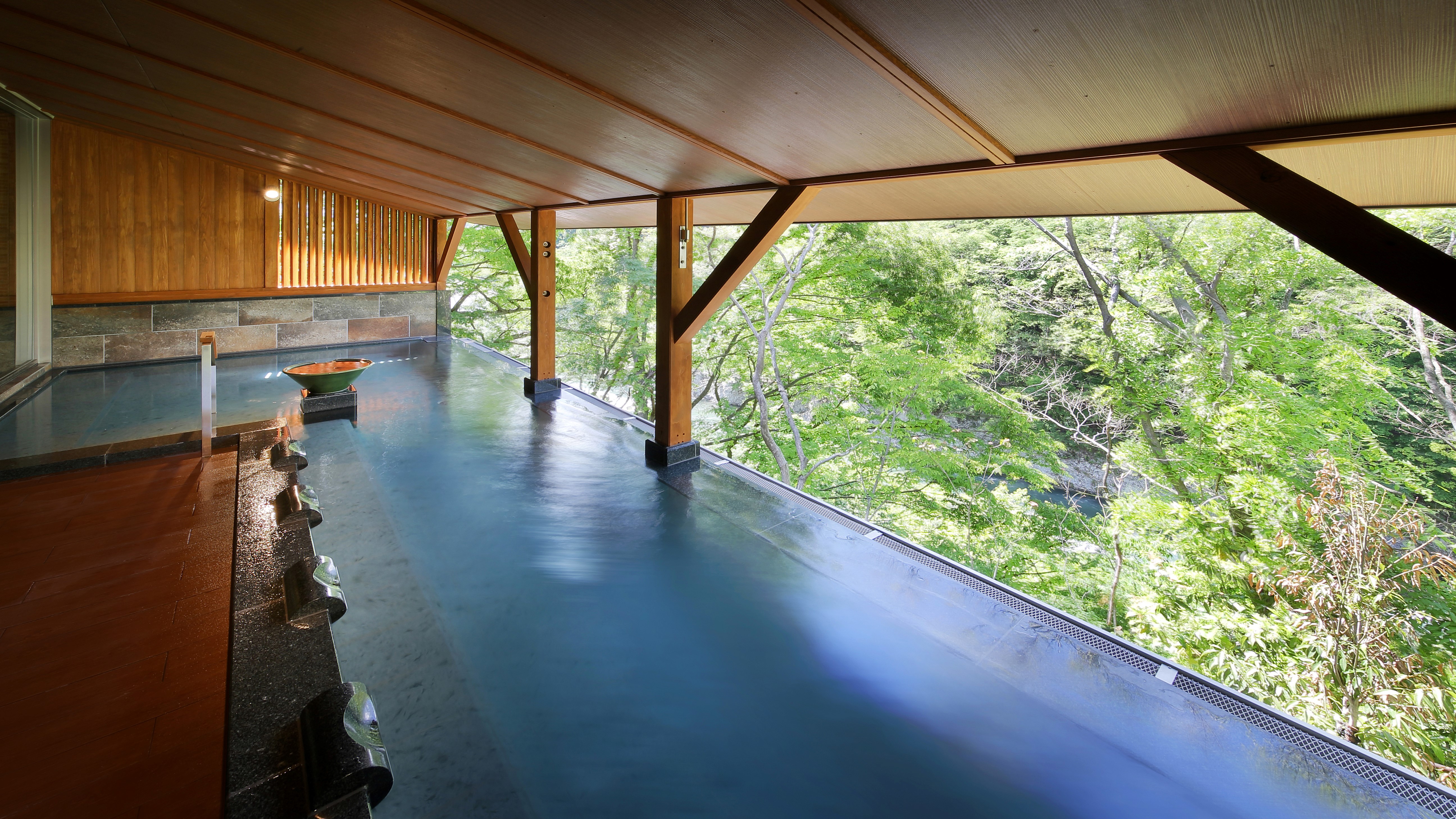 鬼怒川温泉 静寂とまごころの宿 七重八重