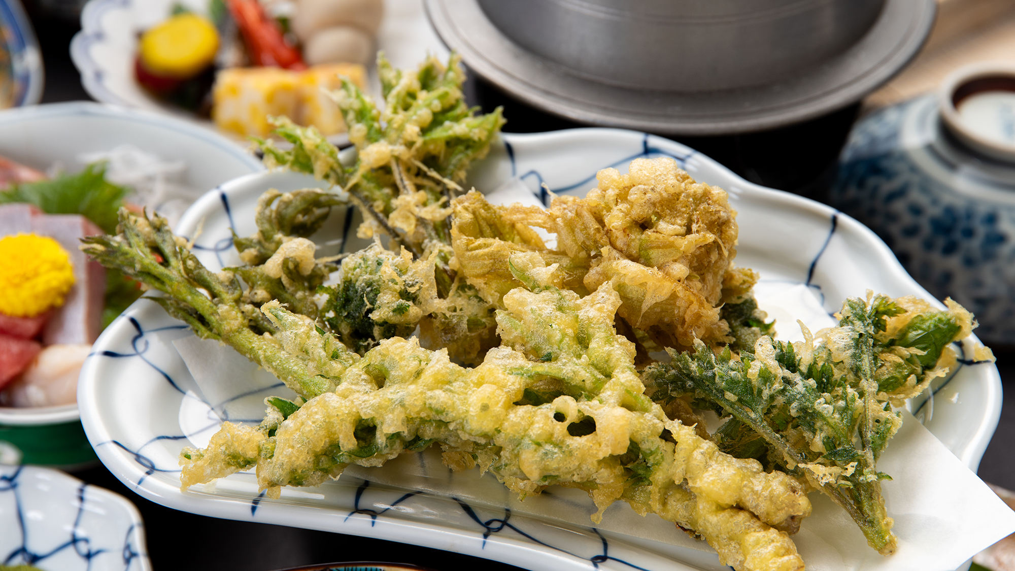 【夕食一例】季節の山海おまかせ会席（春限定・山菜天ぷら）